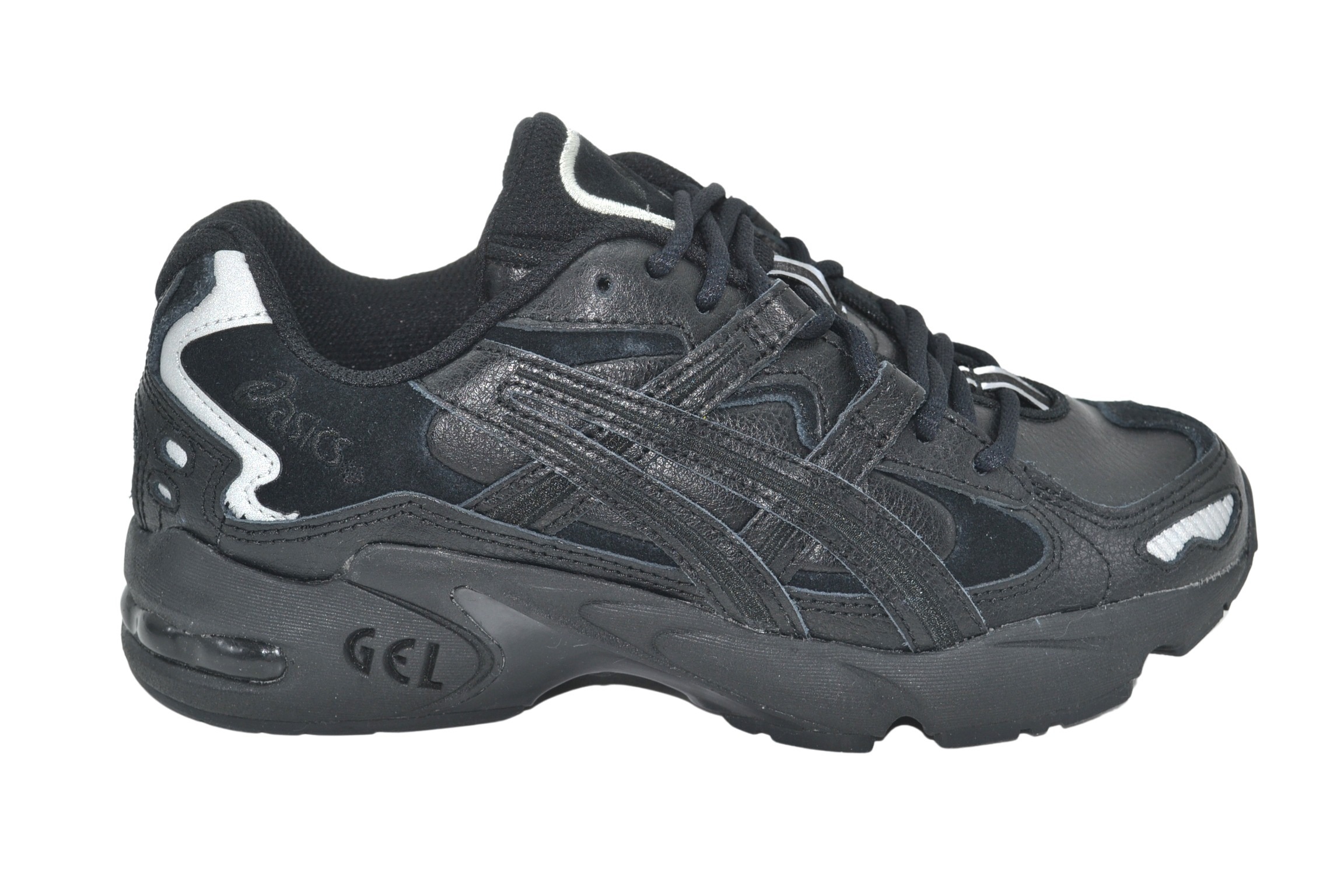 Black gel kayano 2025